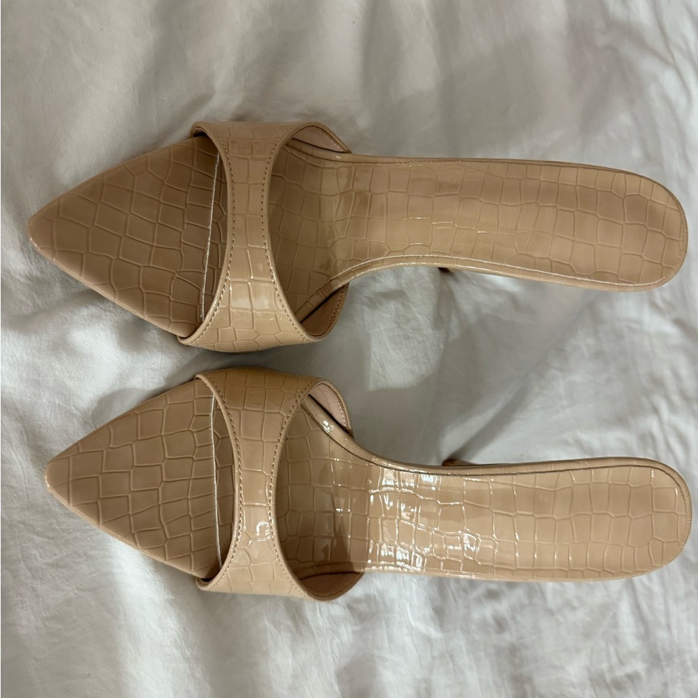 Elegant Tan Croc-Embossed Women's Heels